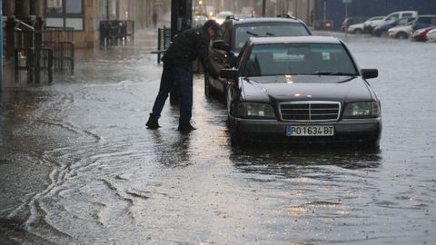 Inundaciones en la avenida de Galicia en Cambados