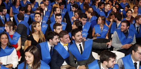 Estudiantes del Centro Superior de Hostelera celebraron ayer su graduacin. 