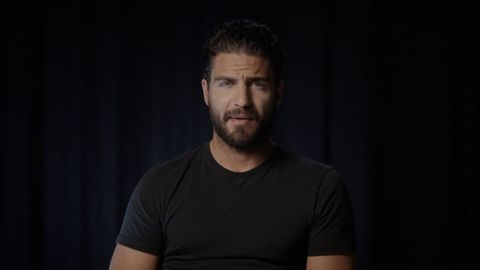 Maxi Iglesias es uno de los actores que aparecen narrando los derechos de la infancia. A �l se suman Luis Tosar, Eduard Fern�ndez, Jordi Planas y Hovik Keuchkerian. Para la directora, su presencia era importante para dejar claro que la violencia vicaria es un problema de todos.