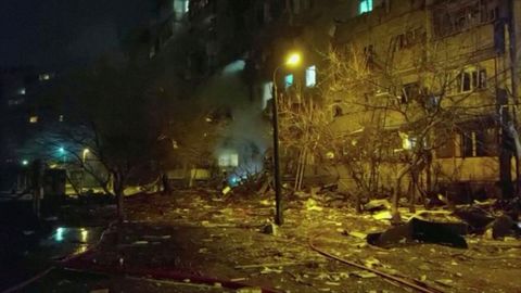 Edificio daado en Kiev por el ataque ruso