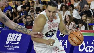 Mart�n Iglesias, ala p�vot del Club Ourense Baloncesto.