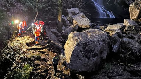 El herido cay entre las rocas de la cascada de Augacada