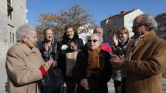 Dolores Fern�ndez Seijas, con sus dos hijos y varios sobrinos, en el d�a de su 106 cumplea�os