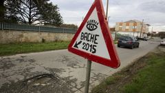 Reguero de socavones por el camino del Escorial y la calle de la Iglesia