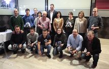 Los premiados posaron con la conselleira y con los alcaldes de A Estrada y Forcarei. 