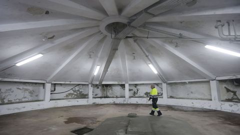 En el interior de la fuente de Cuatro Caminos