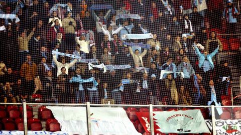 Aficin celeste en el partido de Champions frente al Ajax en octubre del 2003