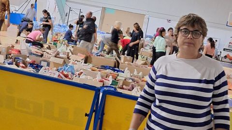 Ainhoa Gonzlez en una de las naves en la que recepcionan y clasifican las donaciones.