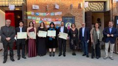 Rosal�a Cid (con vestido granate) en la entrega de premios