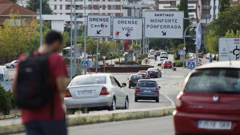 Vista de la avenida Otero Pedrayo, que parte en dos el campus de Ourense