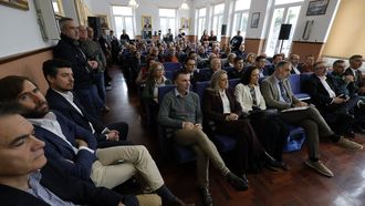 Como habitualmente, el pblico llen el saln de actos de la cofrada en la sesin matinal del primer da de las XXIX Xornadas Tcnicas de Pesca