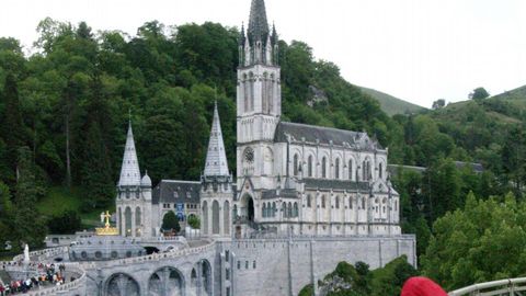 El papa Francisco pone freno al negocio en el santuario de Lourdes