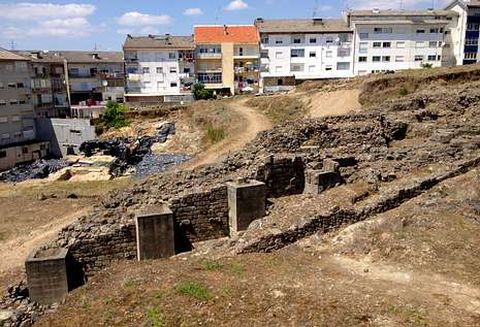 Vista panor�mica de las gradas del teatro romano de Braga.