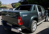 La furgoneta, aparcada ayer frente a comisar�a.