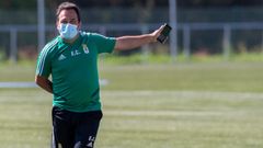 Emilio Ca�edo en un entrenamiento del Vetusta