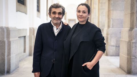 El dise�ador Adolfo Dom�nguez y la presidenta ejecutiva de Adolfo Dom�nguez, Adriana Dom�nguez, tras la presentaci�n del documental en el Museo Reina Sof�a