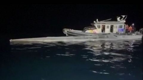 La Armada colombiana encuentra un narcosubmarino lleno de coca�na