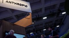 Estand de Anthropic durante la cumbre tecnol�gica Dreamforce 2026 en San Francisco, California