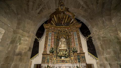 Altar mayor de la Virgen en Cadeiras