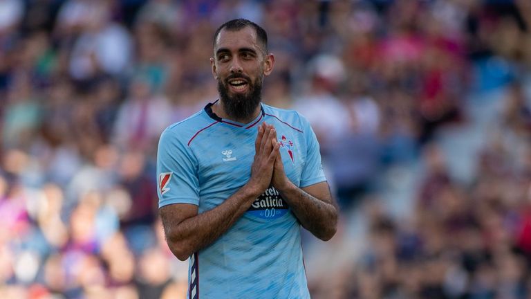 Borja Iglesias, durante un encuentro de liga con el Celta