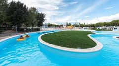 La segunda fase del parque acutico prev la creacin de una nueva zona de relax y esparcimiento envuelta por un ro lento sobre el que los baistas podrn navegar en flotadores.