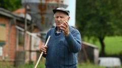 Avelino cuenta que montó su granja de cerdos en 1979, «cando por aquí aínda había poucas».