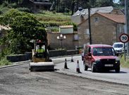 El Concello de Cee comenz� ayer el asfaltado de la traves�a de Brens.