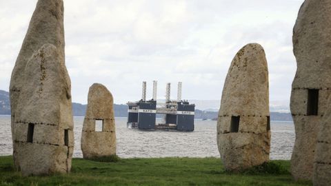 El dique cajonero SATO Levante abandona A Corua tras ms de cuatro aos