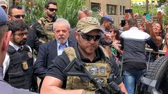 Lula da Silva acudi� al funeral de su nieto escoltado por agentes brasile�os  