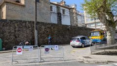 Acceso cortado por la avenida de Raxoi, desde la avenida da Coru&ntilde;a, por el rodaje de la nueva pel&iacute;cula de la productora Vaca Films