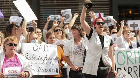 Unos 3.500 trabajadores del sector de ayuda a domicilio, centros de d�a y afines est�n convocados a una huelga de car�cter indefinido