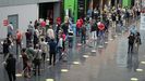 Colas para vacunarse en el Pais Vasco, con la incidencia m�s alta de Espa�a