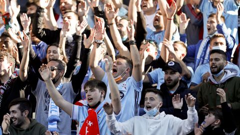 Aficionados en la anterior visita de los blancos a Balados