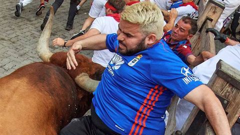 Cornada en San Fermín a un aficionado del Oviedo