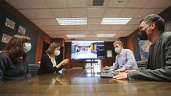 El alcalde de Pontevedra, Miguel Anxo Fern�ndez Lores, recibi� a la plataforma de afectados pola reducci�n de servizos de media distancia de Renfe