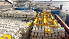 Colchones para la protecci�n de cables submarinos a bordo del OVS Artabro de la empresa ACSM.