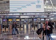 La terminal lusa luce en su interior un mural con la evoluci�n de sus tr�ficos.