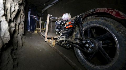 La motocicleta que usaron para ayudar en la excavaci�n del t�nel