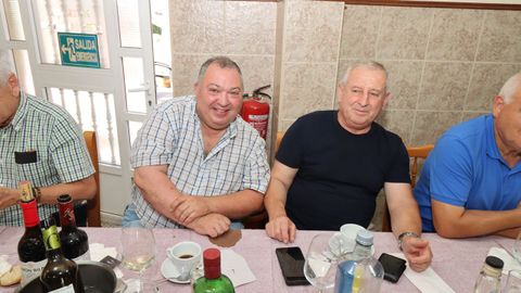 COMIDA DE DESPEDIDA A JAVIER MARCOS BARREIRO, JEFE DE ESCUADRON DE VIGILANCIA AEREA DEL BARBANZA EN EL RESTAURANTE BENJAM�N DE ROIS