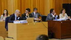 Los abogados de la Xunta y del Estado, en primer t�rmino, en la vista celebrada este jueves en A Coru�a.
