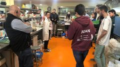 Visita de alumnos de la USC al Centro de Desenvolvemento Agrogandeiro.