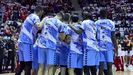 La plantilla breoganista hace pi�a antes de comenzar el partido frente al Girona
