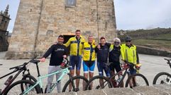 El conselleiro y el presidente de la Xunta se fotografiaron ante el Santuario da Barca.