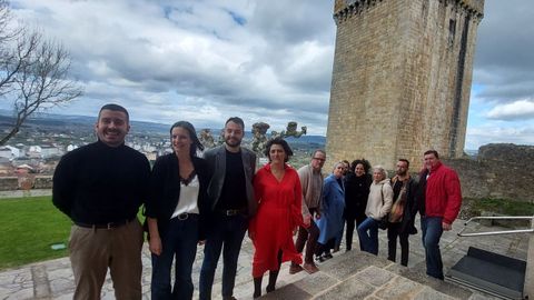 Los diputados electos Daniel Castro, Olalla Rodil, Iago Surez y Montserrat Valcrcel (los cuatro primeros por la izquierda) en un momento de la visita a Monforte que realizaron este jueves