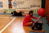 Luc�a Nieto, en una sesi�n de trabajo con el jugador Christian Chao.