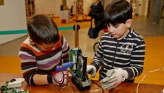 Los ni�os se enfrentan al dise�o de m�quinas