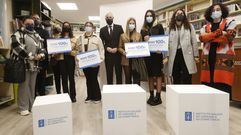 Alumnas de Teo fueron premiadas en el certamen escolar �A factura da luz� y recibieron sus respectivos cheques regalo en un acto celebrado en la librer�a Follas Novas, presidido por Francisco Conde y enmarcado en la conmemoraci�n del D�a de las Personas Consumidoras.