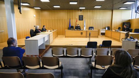 Vista en el juzgado de lo contencioso-administrativo de Ourense