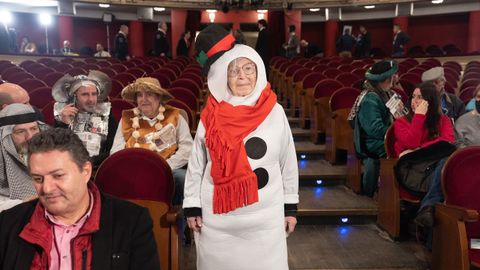 Manoli, fiel al sorteo,  ha acudido vestida de mueco de nieve