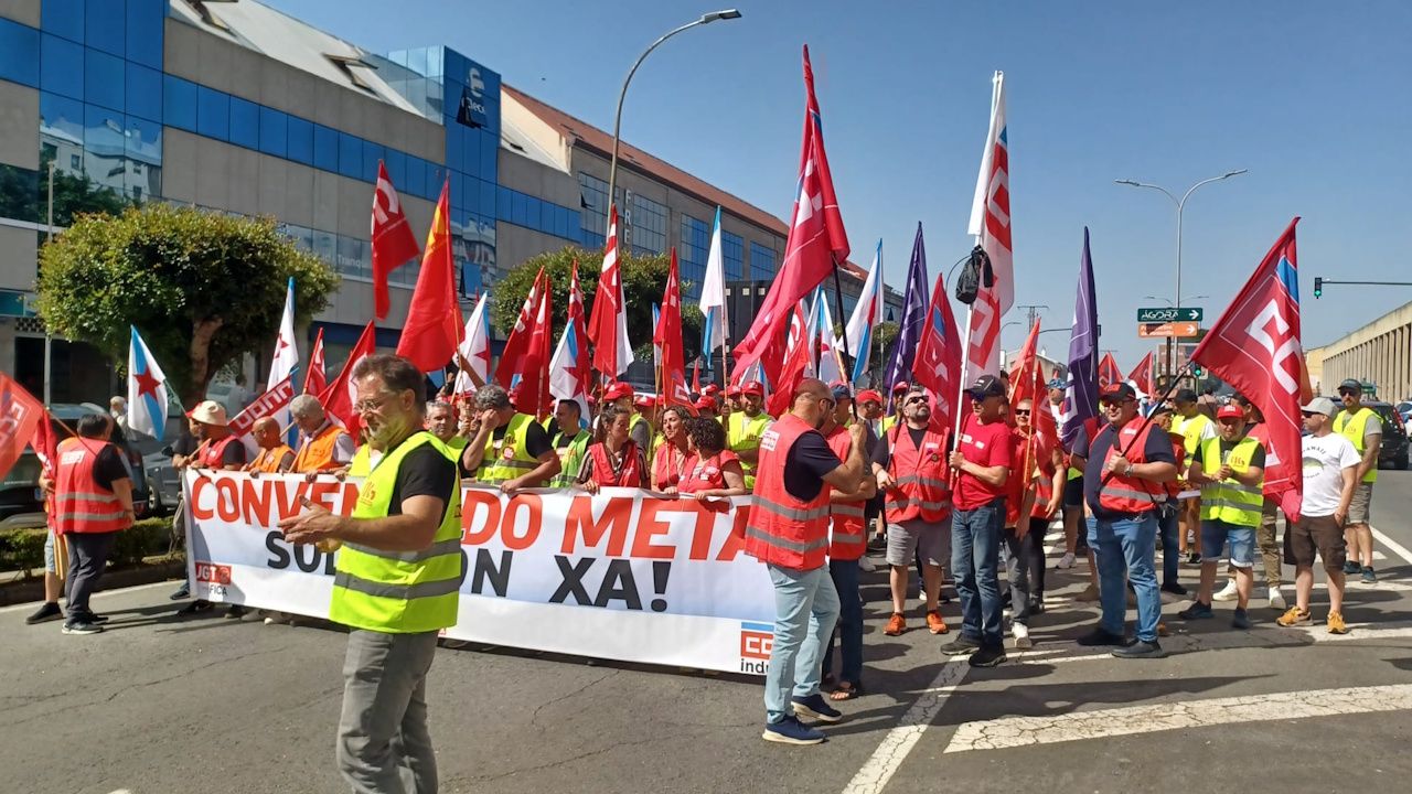 El metal colapsa el centro de A Coruña en su tercer día de huelga y ...